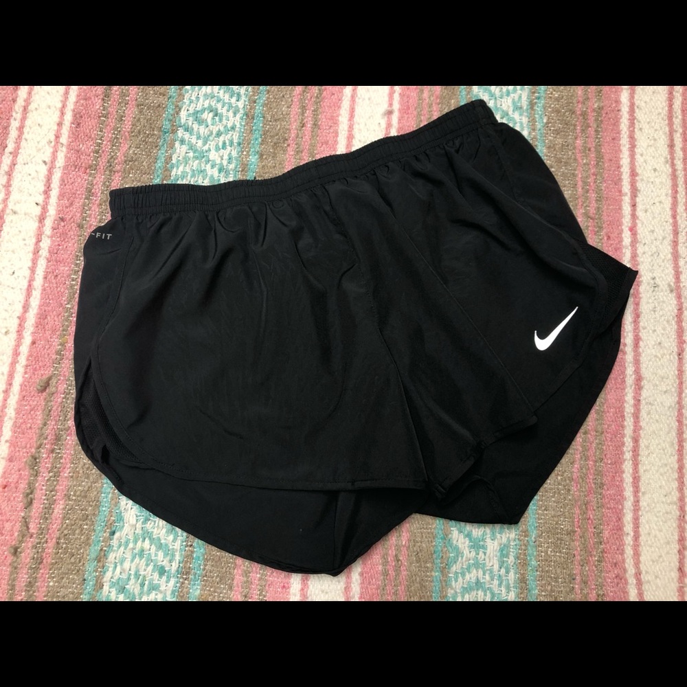 Black nike shorts
